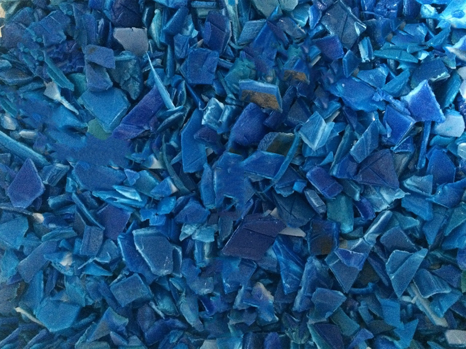 1656382066179765.jpg HDPE瓶碎片.jpg